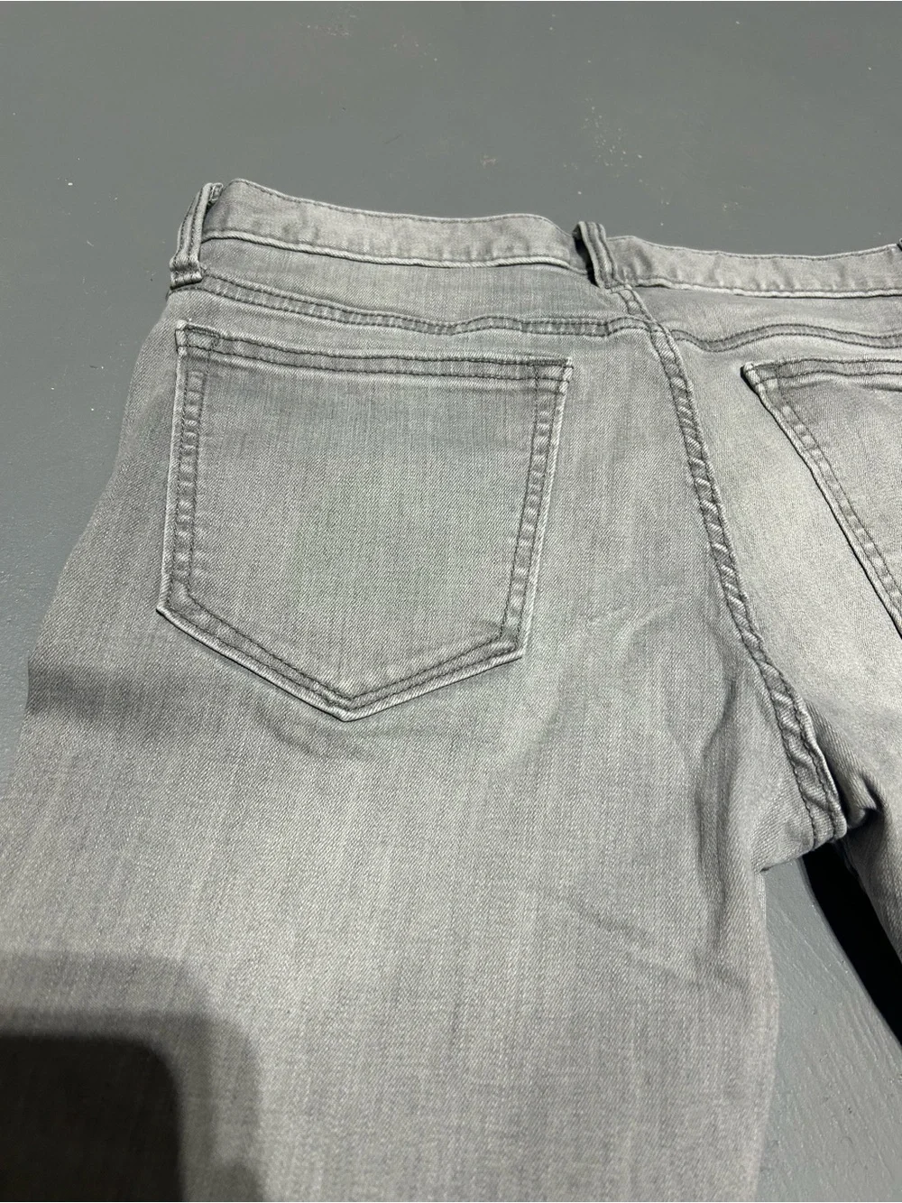 Banana Republic Slim Techmotion Gray Wash Denim Jeans (Men’s Size 30 x 30)